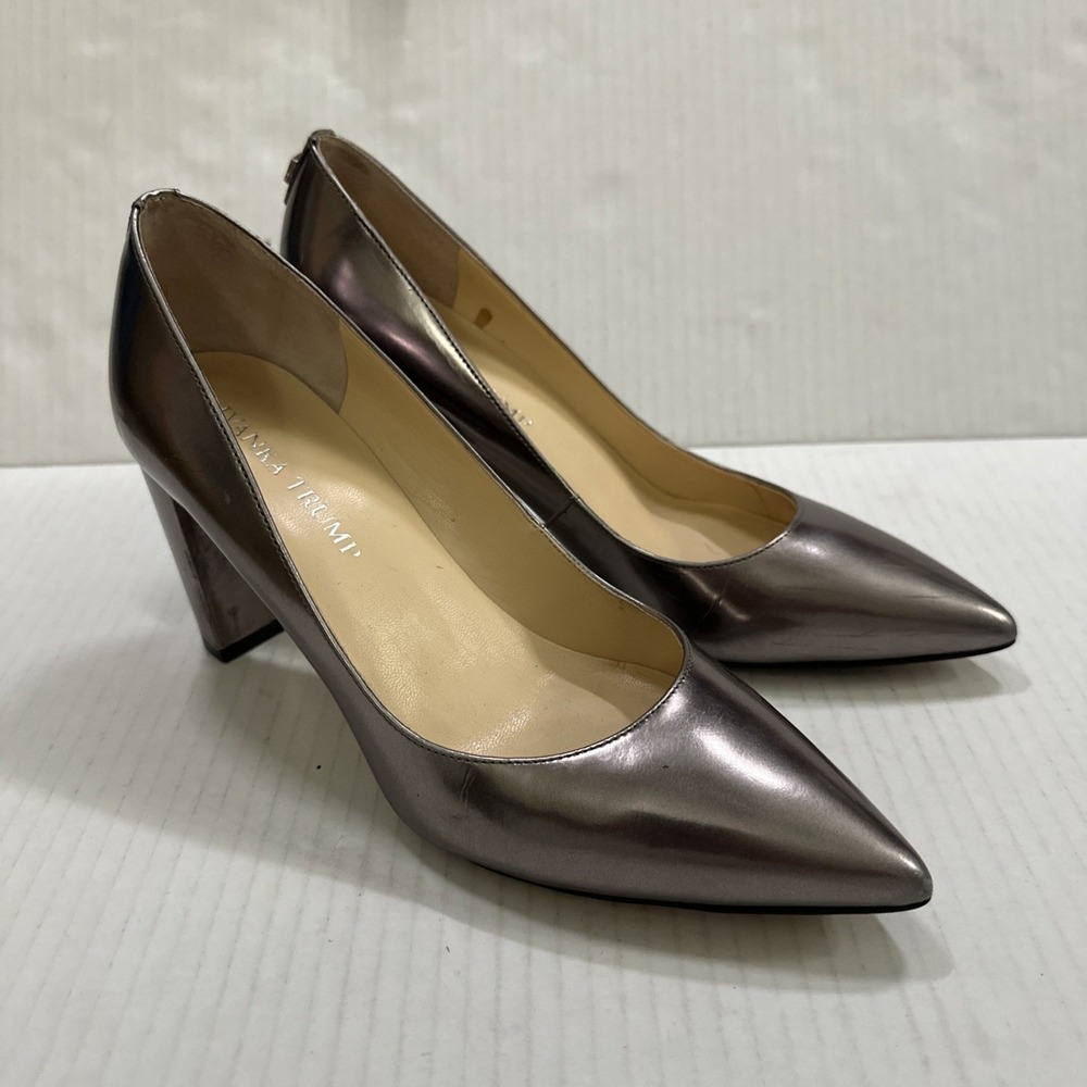 Ivanka Trump LYSA Silver Patent Leather Size 6M Slip On Block Heel Pumps - Picture 2 of 11